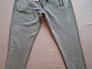 Deutschland Jogginghose Trainingshose Sweathose Nationalmannschaft DFB Größe L NEU + Etikett + Originalverpackung Deutschland Jogginghose Trainingshose Sweathose Nationalmannschaft DFB Größe L NEU + Etikett + Originalverpackung