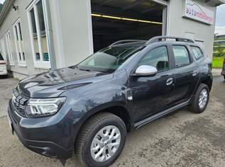 Duster Diesel 115PS 4WD "" PDC. hi. / GRA, 28490 €, Auto & Fahrrad-Autos in 6800 Gisingen