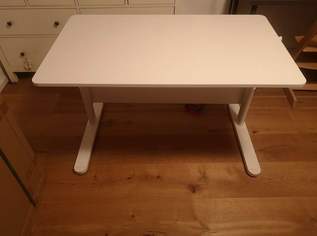 Neuer, höhenverstellbarer Jugend-Schreibtisch (Kika/ Leiner), 120 €, Haus, Bau, Garten-Möbel & Sanitär in 1220 Donaustadt