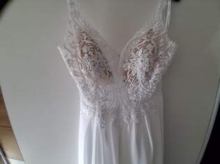 Ballkleid , 180 €, Kleidung & Schmuck-Damenkleidung in 8543 Sankt Martin im Sulmtal Ballkleid , 180 €, Kleidung & Schmuck-Damenkleidung in 8543 Sankt Martin im Sulmtal