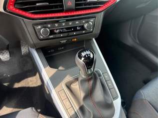 Arona FR NAVI SHZ VOLL LED RFK PDC v+h 18ALU ..., 27540 €, Auto & Fahrrad-Autos in 6844 Gemeinde Altach