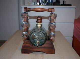 Schnapsfass mit 6 Gläsern, 29 €, Marktplatz-Antiquitäten, Sammlerobjekte & Kunst in 2232 Gemeinde Deutsch-Wagram