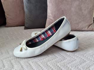 NEUWERTIG! Original Tommy Hilfiger Ballerinas weiß - OP 99,90, 35 €, Kleidung & Schmuck-Damenkleidung in 2320 Schwechat