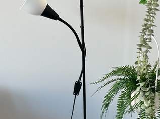 Stehlampe, 6 €, Haus, Bau, Garten-Geschirr & Deko in 1220 Donaustadt Stehlampe, 6 €, Haus, Bau, Garten-Geschirr & Deko in 1220 Donaustadt