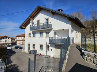 1- bis 2-Familienhaus in erhöhter Lage mit Fernsicht und moderner Solar-/Wärmetechnik, 480000 €, Immobilien-Häuser in 5121 Ostermiething