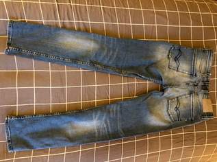 Stylische Replay Herrenjeans – Modell ANBASS – Größe 31/34 Stylische Replay Herrenjeans – Modell ANBASS – Größe 31/34
