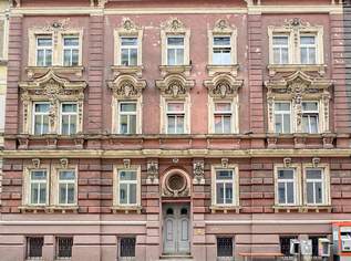 Historisches Zinshaus mit grünem Innenhof Nähe Design-Center, 1350000 €, Immobilien-Gewerbeobjekte in Oberösterreich