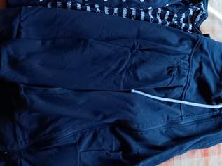 Umstandsmode abzugeben, 50 €, Kleidung & Schmuck-Damenkleidung in 3620 Gemeinde Spitz Umstandsmode abzugeben, 50 €, Kleidung & Schmuck-Damenkleidung in 3620 Gemeinde Spitz