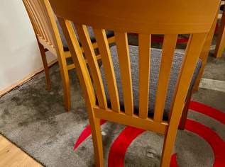 4 Holzstühle. Nur gemeinsam zu vergeben