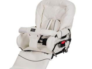 Kinderwagen EmmalJunga Mondial De Luxe - Classic White Leatherette Pram Package Kinderwagen EmmalJunga Mondial De Luxe - Classic White Leatherette Pram Package