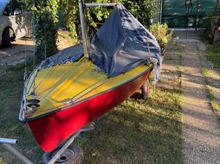 Segeljolle mit vor und Hauptsegel renoviert Segeljolle mit vor und Hauptsegel renoviert