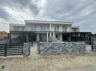 Drei moderne Reihenhäuser mit 4 Schlafzimmern, Garten, Garage und Carport – Erstbezug in Rennersdorf, 360000 €, Immobilien-Häuser in 3200 Rennersdorf Drei moderne Reihenhäuser mit 4 Schlafzimmern, Garten, Garage und Carport – Erstbezug in Rennersdorf, 360000 €, Immobilien-Häuser in 3200 Rennersdorf
