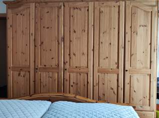 Grosser Vollholzschrank, 450 €, Haus, Bau, Garten-Möbel & Sanitär in 9571 Albeck Grosser Vollholzschrank, 450 €, Haus, Bau, Garten-Möbel & Sanitär in 9571 Albeck