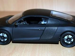 Audi R8 mattschwarz Welly Modellauto Maßstab 1:24