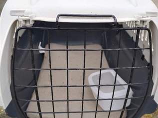 Transport Box für Katzen oder andere Kleintiere mit Wasserschale Transport Box für Katzen oder andere Kleintiere mit Wasserschale