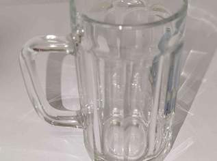 Bierkrug aus Glas Bierkrug aus Glas
