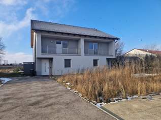 BAUHERREN AUFGEPASST: GELEGENHEIT AUF EINE DOPPELHAUSHÄLFTE MIT GERINGFÜGIGEN FERTIGSTELLUNGSARBEITEN, 255000 €, Immobilien-Häuser in 2002 Ottendorf