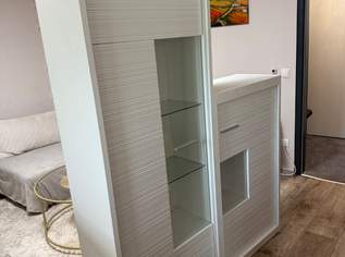 Zweiteiliger Wohnzimmerschrank, 70 €, Haus, Bau, Garten-Möbel & Sanitär in 1210 Floridsdorf Zweiteiliger Wohnzimmerschrank, 70 €, Haus, Bau, Garten-Möbel & Sanitär in 1210 Floridsdorf