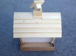 Vogelfutterhaus mit Plexiglas Vogelfutterhaus mit Plexiglas