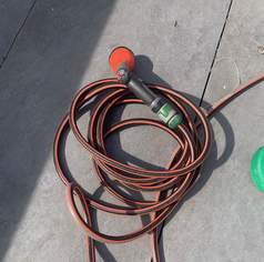 Gartenschlauch mit Gardenaanschluß und Handgriff