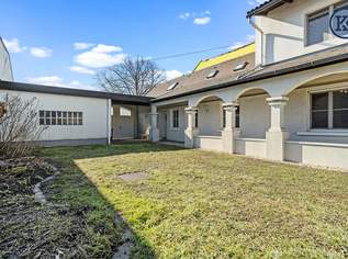 Charmantes Bauernhaus mit großem Grundstück, langgezogenem Hof, 2 Wohnungen und einem Swimmingpool, 599000 €, Immobilien-Häuser in 2301 Gemeinde Groß-Enzersdorf