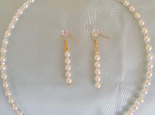 Perlmut Perlen Halskette ca 48cm lang,mit Passenden Ohrringen ca 3cm lang.