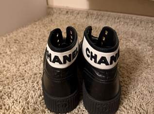 Original CHANEL High-Top Sneaker aus Glattleder – Schwarz/Weiß