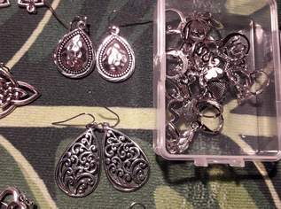 MIT OHRSCHMUCK HÖRT MAN BESSER ?? MIT OHRSCHMUCK HÖRT MAN BESSER ??