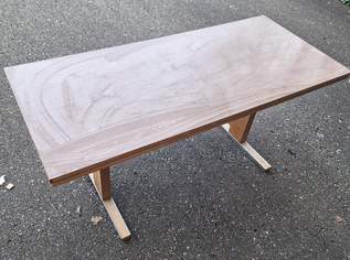 Tisch zu Verschenken, 0 €, Haus, Bau, Garten-Möbel & Sanitär in 6850 Hatlerdorf Tisch zu Verschenken, 0 €, Haus, Bau, Garten-Möbel & Sanitär in 6850 Hatlerdorf