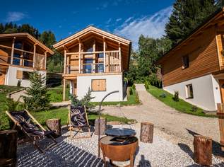 Idyllisches Almhüttendorf mit drei modernen Chalets – Freizeitwohnsitzwidmung!, 0 €, Immobilien-Gewerbeobjekte in 9431 St. Marein