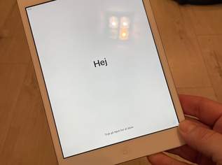 Apple iPad mini 2 Tablet (7.9" Retina, Wi-Fi, 32GB) Silver/ White ME279LL/ A A1489