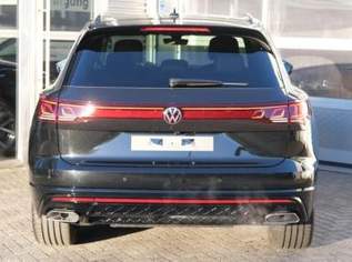 Touareg R-Line Luft Pano Matrix Head-up Black..., 111336 €, Auto & Fahrrad-Autos in 6844 Gemeinde Altach