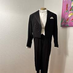 Maßgenscheiderter Tanzturnier-Frack Größe 50 - Komplett im Set, 550 €, Kleidung & Schmuck-Herrenkleidung in 1220 Donaustadt