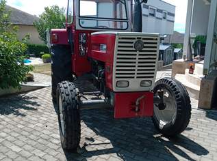 Steyr Traktor mit Kippmulde 