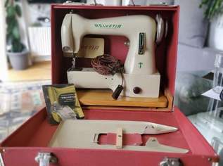 Vintage Koffer-Nämaschine HELEVTIA der 1950er Jahre, 50 €, Marktplatz-Antiquitäten, Sammlerobjekte & Kunst in 2371 Gemeinde Hinterbrühl Vintage Koffer-Nämaschine HELEVTIA der 1950er Jahre, 50 €, Marktplatz-Antiquitäten, Sammlerobjekte & Kunst in 2371 Gemeinde Hinterbrühl