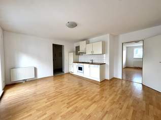 Lichtdurchflutete 2-Zimmer-Dachgeschosswohnung mit perfekter Anbindung, 199000 €, Immobilien-Wohnungen in 1150 Rudolfsheim-Fünfhaus Lichtdurchflutete 2-Zimmer-Dachgeschosswohnung mit perfekter Anbindung, 199000 €, Immobilien-Wohnungen in 1150 Rudolfsheim-Fünfhaus