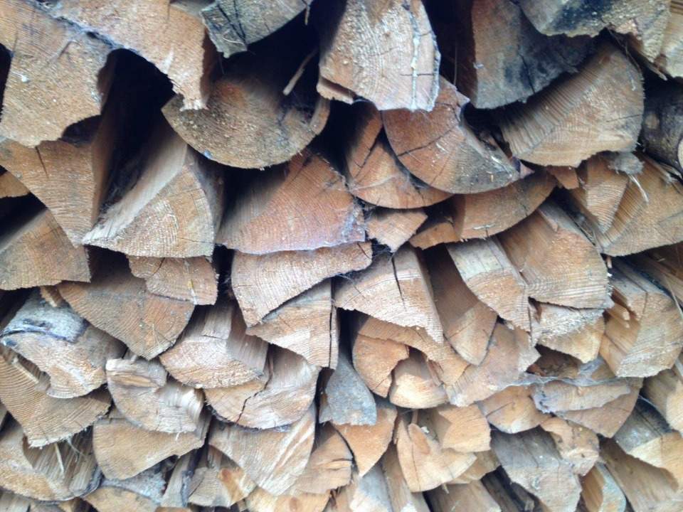 Brennholz WEICH zu verkaufen Brennholz WEICH zu verkaufen