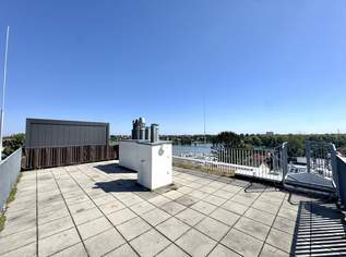 Penthouse mit Donaublick und 360 Grad Dachterrasse - direkt an der Alten Dona, 2390 €, Immobilien-Wohnungen in 1220 Donaustadt