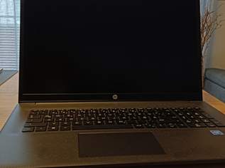 HP-Laptop mit 17,3 Zoll Display, Intel Celeron Prozessor, 16 GB RAM, 1000 GB SSD