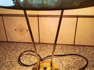 Schreibtischlampe "Ufo T"von W. K. Wu Products Designer Stück 1980r Jahre" Italien 40 cm hoch Messing, 250 €, Haus, Bau, Garten-Geschirr & Deko in 1220 Donaustadt