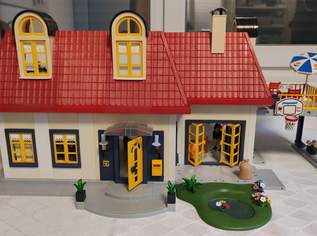 Puppen Haus incl. Zubehör/Playmobil, 130 €, Kindersachen-Spielzeug in 6322 Gemeinde Kirchbichl