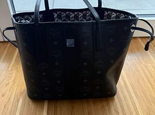 Original MCM Liz Shopper Small zum Wenden mit Pouch – Schwarz Original MCM Liz Shopper Small zum Wenden mit Pouch – Schwarz