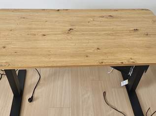 Elektrisch höhenverstellbarer Tisch, 15 €, Haus, Bau, Garten-Möbel & Sanitär in 3002 Purkersdorf