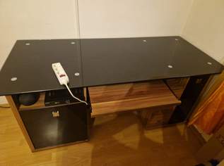 Schreibtisch, 20 €, Haus, Bau, Garten-Möbel & Sanitär in 9500 Villach
