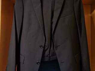 Anzug Hugo Boss, 60 €, Kleidung & Schmuck-Herrenkleidung in 5400 Hallein