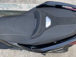 Yamaha X-Max 125 Tech Max, Baujahr 2024, in Schwarz