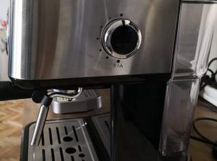 Kaffeemaschine von Gorenje (Barista-Service), 90 €, Marktplatz-Sammlungen & Haushaltsauflösungen in 1170 Hernals Kaffeemaschine von Gorenje (Barista-Service), 90 €, Marktplatz-Sammlungen & Haushaltsauflösungen in 1170 Hernals