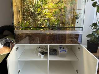 Terrarium mit Unteschrank, Blende und Technik