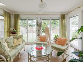 Charmanter 3 Zimmer-Bungalow mit beheiztem Wintergarten, Garage und gepflegter Grünoase! Öffentlich gut angebunden., 848000 €, Immobilien-Häuser in 1220 Donaustadt