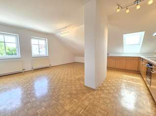 Helle, gemütliche Dachgeschosswohnung mit Gartennutzung für ruhesuchende Mieter - PROVISIONSFREI, 889 €, Immobilien-Wohnungen in 4540 Bad Hall